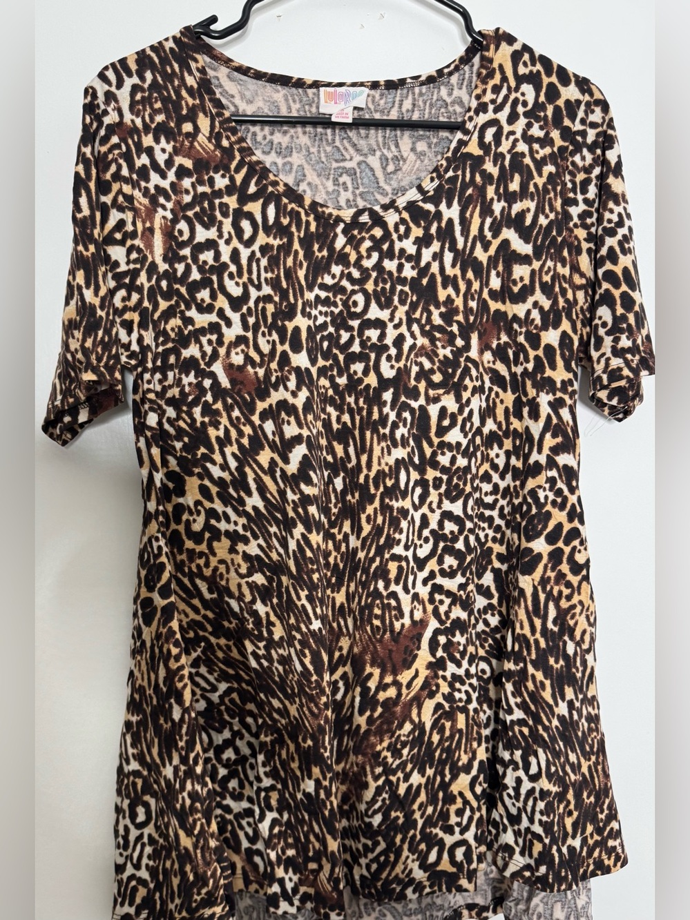 LuLaRoe Short Sleeve Leopard Print tunic Top in Brown and Black stretch size Sm